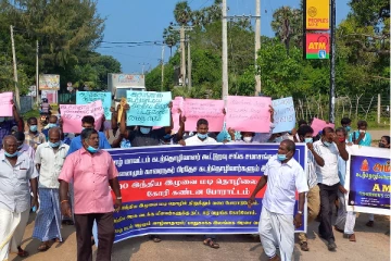 இந்திய மீனவர்களின் அத்துமீறல்களை கண்டித்து காரைநகரில் போராட்டம் (படங்கள்)