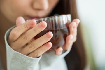 நீங்கள் குடிக்கும் டீயில் இந்த பொருட்களை சேர்த்துக்கோங்க