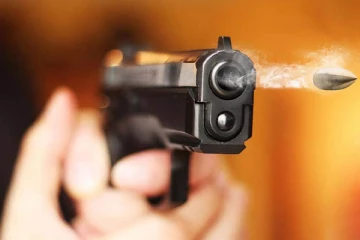 கட்டுப்பாட்டை மீறி பயணித்த மோட்டார் சைக்கிள் மீது துப்பாக்கி பிரயோகம்