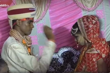 மணமேடையில் வைத்து அரங்கேறிய அடிதடி சண்டை! வெளியான ஜோடிகளின் சுயரூபம்