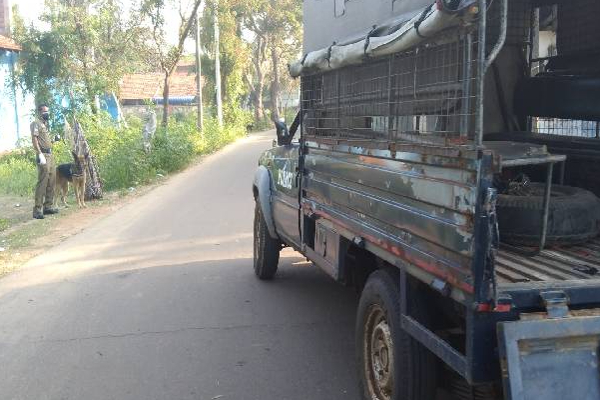 அடித்து நொருக்கப்பட்ட யேசு சிலை: கற்பட்டியில் பெரும் பரபரப்பு | Statue Of Jesus Broken Kalpotiya அடித்து நொருக்கப்பட்ட யேசு சிலை: கற்பட்டியில் பெரும் பரபரப்பு | Statue Of Jesus Broken Kalpotiya