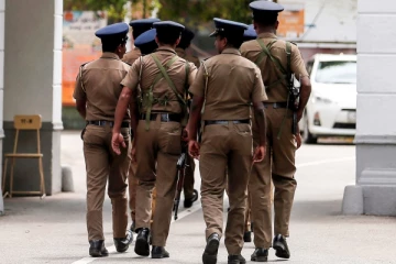 பெண்  உத்தியோகத்தரிடம்  அத்துமீறிய பொலிஸ் அதிகாரி ; அம்பலமான தகவல்கள்