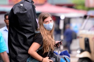 நட்சத்திர ஹோட்டல் ஒன்றில் 35 பேருக்கு கொரோனா!