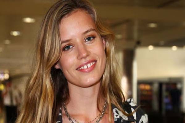 Gap Teeth Trend: இலட்சக் கணக்கில் செலவு செய்யும் ஹாலிவுட் நடிகைகள்.. ஆனாலும் ஆபத்து! | Gap Teeth Trend Viral In Social Media