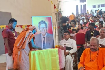 தமிழ் மூவேந்தர்களை வணங்கி தந்தை செல்வா அரங்கில் ஒலித்த வட்டுக்கோட்டை எழுச்சி மாநாடு