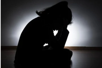 பாதுக்க பகுதியில் சிறுமி துஷ்பிரயோகம் - ஐந்து இளைஞர்கள் கைது