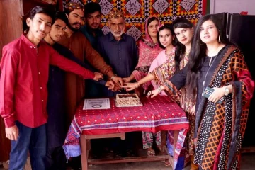 குடும்பமாக சேர்ந்து கின்னஸ் சாதனையா? அப்படி என்ன செய்தார்கள்..?