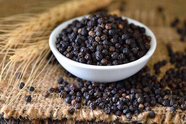 உடல் எடையை தாறுமாறாக குறைக்க வேண்டுமா? இதுல ஏதாவது ஒன்றை தினமும் சாப்பிட்டுங்க | Weight Loss Help Herbs Daily Eat In Tamil