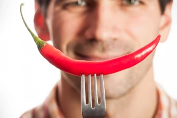 අධික සැර ආහාර ඔබත් ගන්නවාද..? එසේනම් ඔබට අත්වන වාසි මෙන්න...