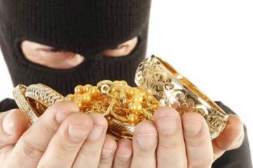 வயோதிப பெண் கொலையில் சிக்கிய மூவர்