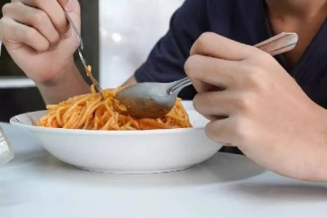 விருப்பமான பாஸ்தா உணவு... சில மணி நேரத்தில் பறிபோன இளைஞரின் உயிர்: விரிவான பின்னணி