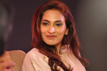 பாடலில் பிசியான ஐஸ்வர்யா ரஜினிகாந்த் - ஷாக் ஆன தனுஷ் வெளியான புகைப்படம்