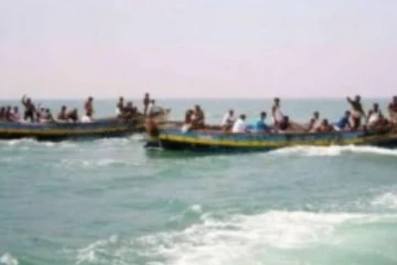 தனி தனி தீவுகளில் சிறைபிடிக்கப்பட்ட தமிழக மீனவர்கள்