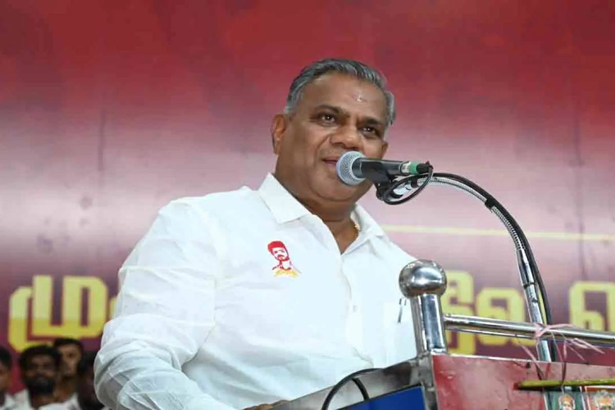 கூட்டணிக்கு செல்லும் தவெக? விஜய் டெல்லி செல்லும் சூழலில் அவசர ஆலோசனை | Report Tvk 98District Secretaries Support Alliance