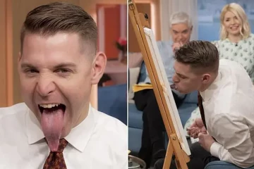 நாக்கினால் சாதனை படைத்த அமெரிக்க இளைஞர்!