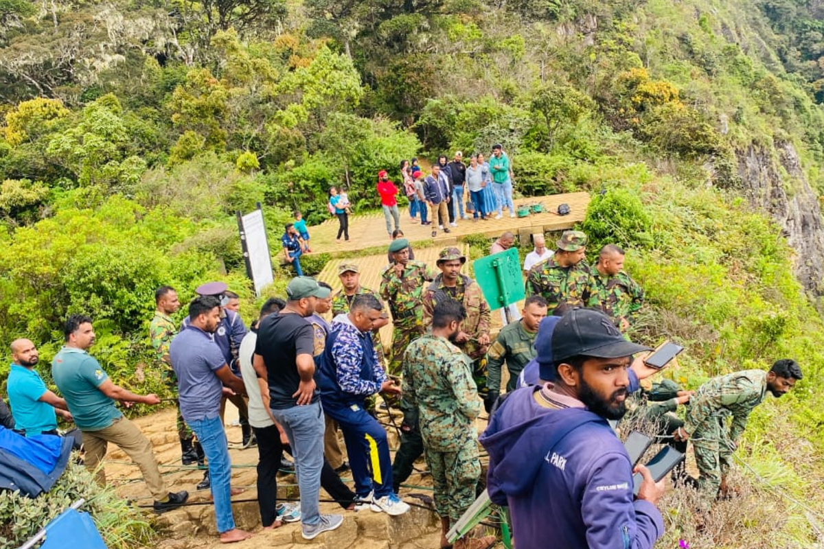 உலக முடிவில் செல்பிக்கு ஆசைப்பட்ட மாணவிக்கு நேர்ந்த கதி; பதறவைத்த சம்பவம்! | Srilanka Student Falls Like Selfie At Worlds End