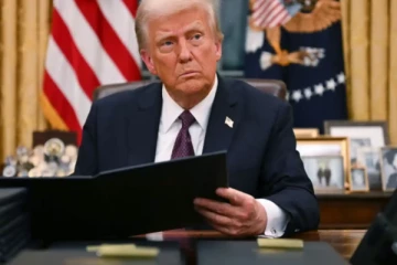 சிரியா மீதான தடைகளை நீக்கும் உத்தரவில் கையெழுத்திட்டார் ட்ரம்ப்