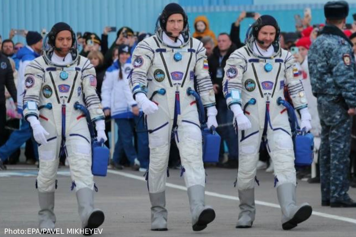 பூமிக்கு திரும்பிய Soyuz MS -28 விண்கலம்: 241 நாட்கள் வெற்றிகரமாக முடிந்த விண்வெளி பயணம் | Soyuz Ms 28 Crew Return Back On Earth பூமிக்கு திரும்பிய Soyuz MS -28 விண்கலம்: 241 நாட்கள் வெற்றிகரமாக முடிந்த விண்வெளி பயணம் | Soyuz Ms 28 Crew Return Back On Earth