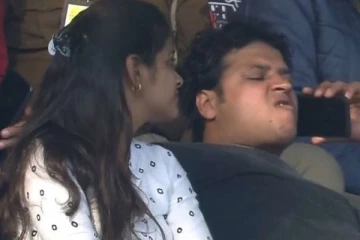 ”என்னய்யா இது” ... இந்தியா - நியூசிலாந்து போட்டியில் ரசிகர் செய்த காரியம் - வீடியோவைப் பாருங்க...