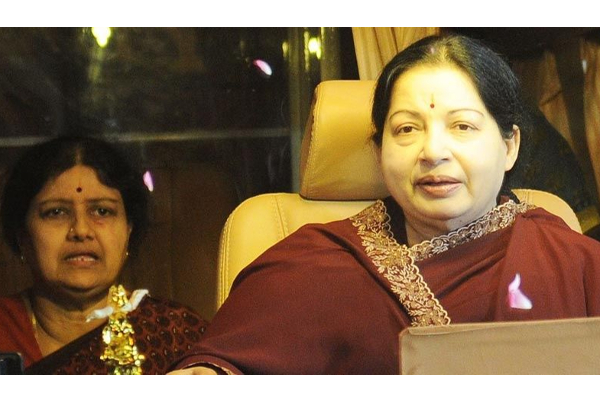 இதனால்தான் ஆஞ்சியோ செய்யவில்லை.. எந்த விசாரணைக்கும் ரெடி - சசிகலா ஆவேசம் | Vk Sasikala Replies Arumugasamy Commissions Report இதனால்தான் ஆஞ்சியோ செய்யவில்லை.. எந்த விசாரணைக்கும் ரெடி - சசிகலா ஆவேசம் | Vk Sasikala Replies Arumugasamy Commissions Report