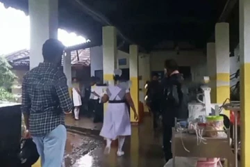 விசேட சிகிச்சைப் பிரிவு மின்னல் தாக்கத்தால் சேதம்!