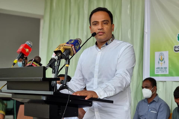 அரசாங்கத்தின் இலவச பரிசு மரணம்! எதிரணி குற்றச்சாட்டு - ஐபிசி தமிழ்