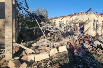 நள்ளிரவில் மருத்துவமனையின் மீது வான்வழித் தாக்குதல் ; 34 பேர் பலி