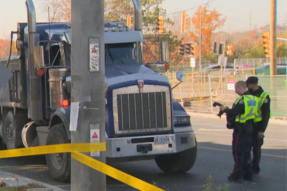 டொரண்டோவில் சோகம்: போக்குவரத்து முகவர் லொரி மோதி பலி | Heartbroken Toronto Traffic Agent Killed