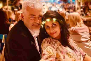 விஜய் பத்திரிக்கை தொடர்ந்து வைரலாகும் அஜித்-ஷாலினி திருமண பத்திரிக்கை.. என்ன டிசைன் பாருங்க