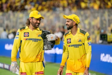 தோனி அணியின் விவாதங்களில் கூட கலந்து கொள்வது இல்லை: CSK கேப்டன் ருதுராஜ்