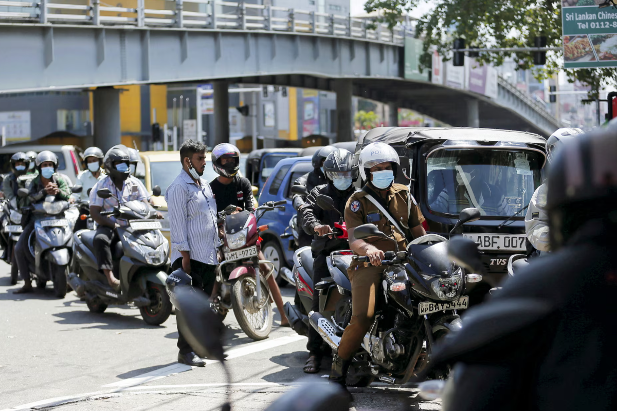 QR குறியீட்டை பதிவு செய்ய முடியாதவர்களுக்கு தீர்வு! அரசாங்கத்தின் அறிவிப்பு வெளியானது | Sri Lanka Fuel Qr Code System QR குறியீட்டை பதிவு செய்ய முடியாதவர்களுக்கு தீர்வு! அரசாங்கத்தின் அறிவிப்பு வெளியானது | Sri Lanka Fuel Qr Code System
