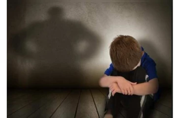 ராஜஸ்தானில் கொடூரம் - மகனை தலைகீழாக கட்டி தொங்கவிட்டு அடித்த தந்தை - வீடியோ வைரல்