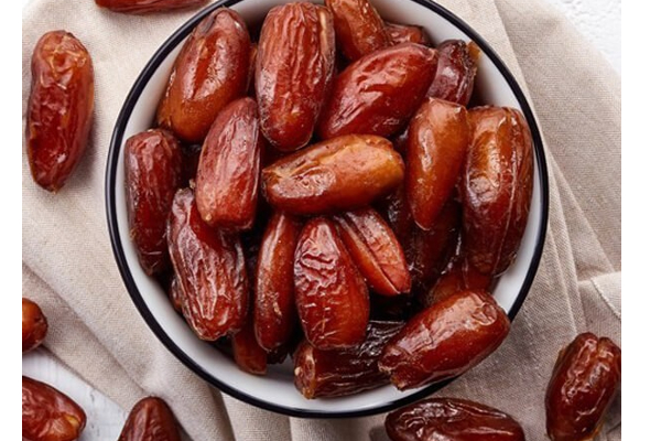 குளிர்காலத்தில்  திடீரென்று ஏற்படும் மாரடைப்பை தடுக்க இந்த ஒரே ஒரு உணவு பொருள் போதும்! எவ்வளவு சாப்பிட வேண்டும்? | Dates Benefits In Tamil