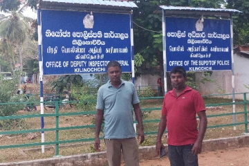 கிளிநொச்சியில் இரண்டு மணிநேரமாக ஊடகவியலலாளர்களிடம் வாக்குமூலம்