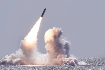 மிகவும் சக்திவாய்ந்த ஆயுதத்தை சோதனை செய்த அமெரிக்க!