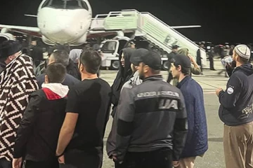 ரஷ்ய விமான நிலையத்தில் இஸ்ரேலியர்களைத் தேடி வந்த கும்பலால் பரபரப்பு