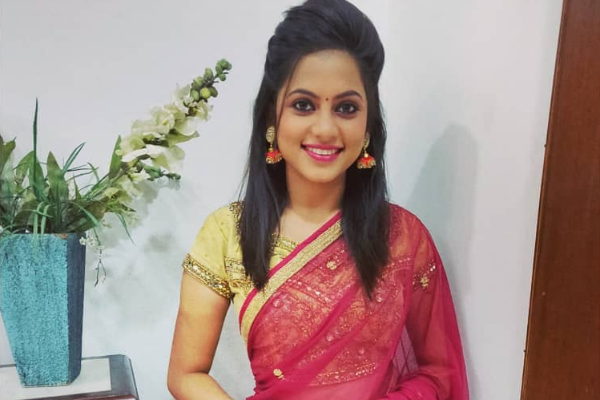 அய்யனார் துணை சீரியல் நடிகை மதுமிதாவா இது? நடிக்க வருவதற்கு முன் எப்படி இருந்துள்ளார் பாருங்க | Ayyanar Thunai Serial Madhumitha Old Photo