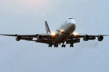 கோவிட் தீவிரத்தால் இந்தியாவில் இருந்து வரும் பயணிகளுக்கு இலங்கை கதவடைப்பு