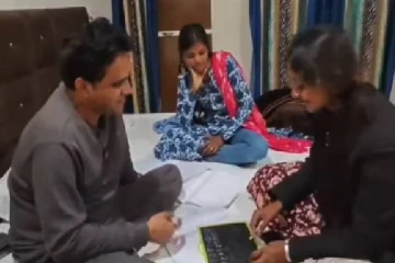 படத்தில் நடிக்க ஒப்பந்தமாகி கல்வி கற்க ஆரம்பித்த மோனாலிசா.., கும்பமேளாவால் கிடைத்த வாய்ப்பு