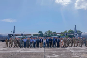 யாழ் விமான நிலையத்தில் தரையிறங்கிய அமெரிக்க விமானம்!