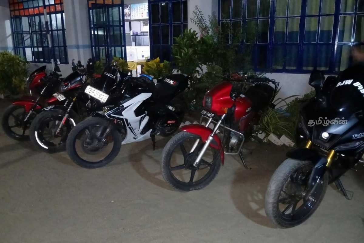 நிந்தவூரில் வீதிப் பந்தயத்தில் ஈடுபட்ட மோட்டார் சைக்கிள்கள் பறிமுதல் | Motorcycles Involved In Street Racing In Ninthavur