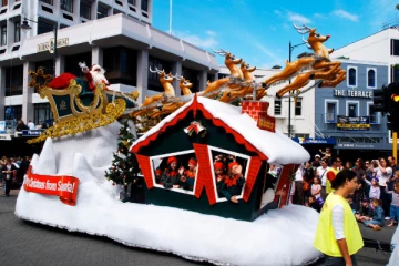 நியூசிலாந்தில் பாலன் பிறந்தார் ; கிறிஸ்துமஸ் பண்டிகையை கொண்டாடும் மக்கள்