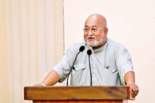 சிக்கலுக்குள்ளான புதிய லிபரல் வாதத்தை கையில் எடுக்கும் அரசாங்கம் : எழுந்துள்ள விமர்சனம் | Professor Arjuna Parakrama Harini Amarasuriya
