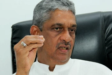 சீன அமைச்சர்கள் நாட்டை நாசம் செய்யவே வருகின்றார்கள் : சரத் பொன்சேகா