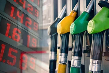 ඩීසල් ලීටරයක නව මිල රු 700? රටම බයෙන් ඉද්දි මාසික ඉන්ධන මිල සංශෝධනය කල් යන ලකුණු