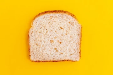 පාන් කෑම සම්පූර්ණයෙන්ම නතර කළොත් සිරුරට සිදු වන දේවල් 7ක්.