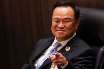 தாய்லாந்தின் புதிய பிரதமராக அனுதின் சார்ன்விரகுல் நியமனம்