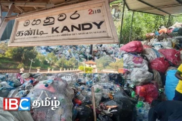 தொன்கணக்கில் குப்பை காடாக காட்சியளிக்கும் கண்டி : திணறும் அதிகாரிகள்