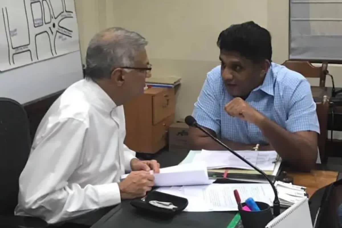 தென்னிலங்கையில் சூடு பிடிக்கும் அரசியல்! ரணில் - சஜித் திடீர் சந்திப்பு | Ranil Sajith Meeting தென்னிலங்கையில் சூடு பிடிக்கும் அரசியல்! ரணில் - சஜித் திடீர் சந்திப்பு | Ranil Sajith Meeting