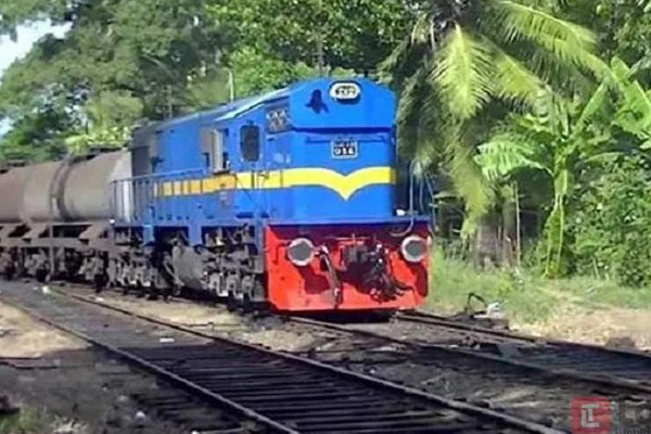 இலங்கையில் ரயில் கட்டணமும் அதிகரிக்குமா? விடுக்கப்பட்டுள்ள கோரிக்கை! | Will Train Fares Increase In Sri Lanka Request